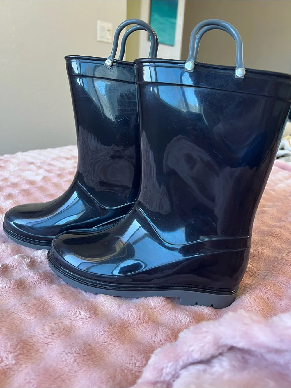 Nearly New Size 3 Kids Black Mid Rise Rain Boots
